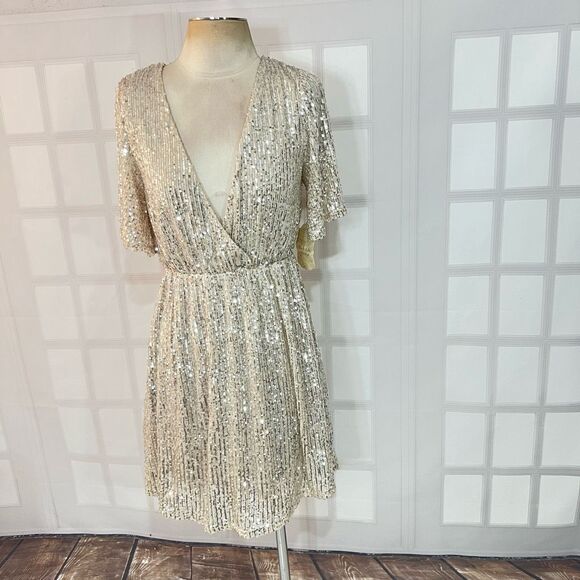 Altar’d’ State NWT Gold Mesh Sequin V-Neck Lined Bridesmaid Mini Dress Medium - Picture 2 of 12